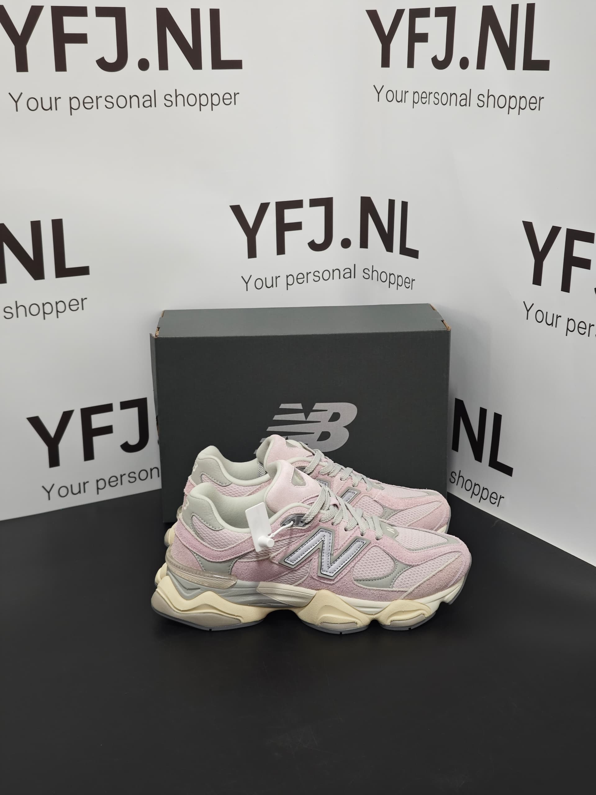 New Balance 9060 Roze