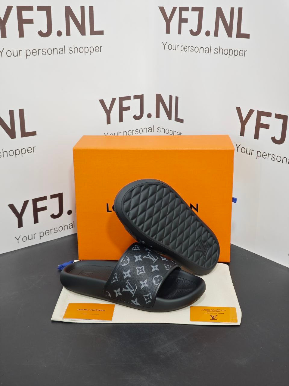 Louis Vuitton Slippers