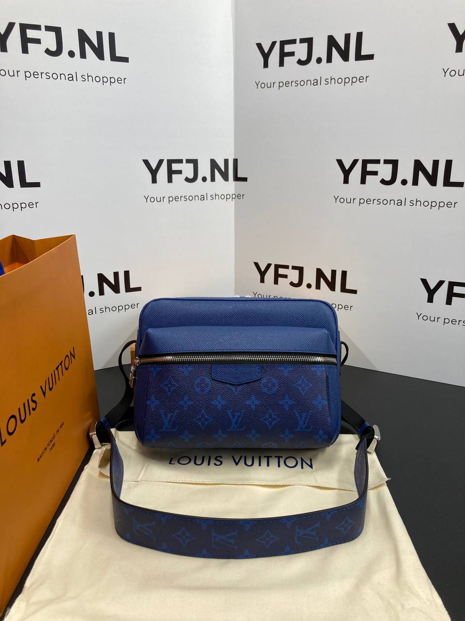 Louis Messenger Bag