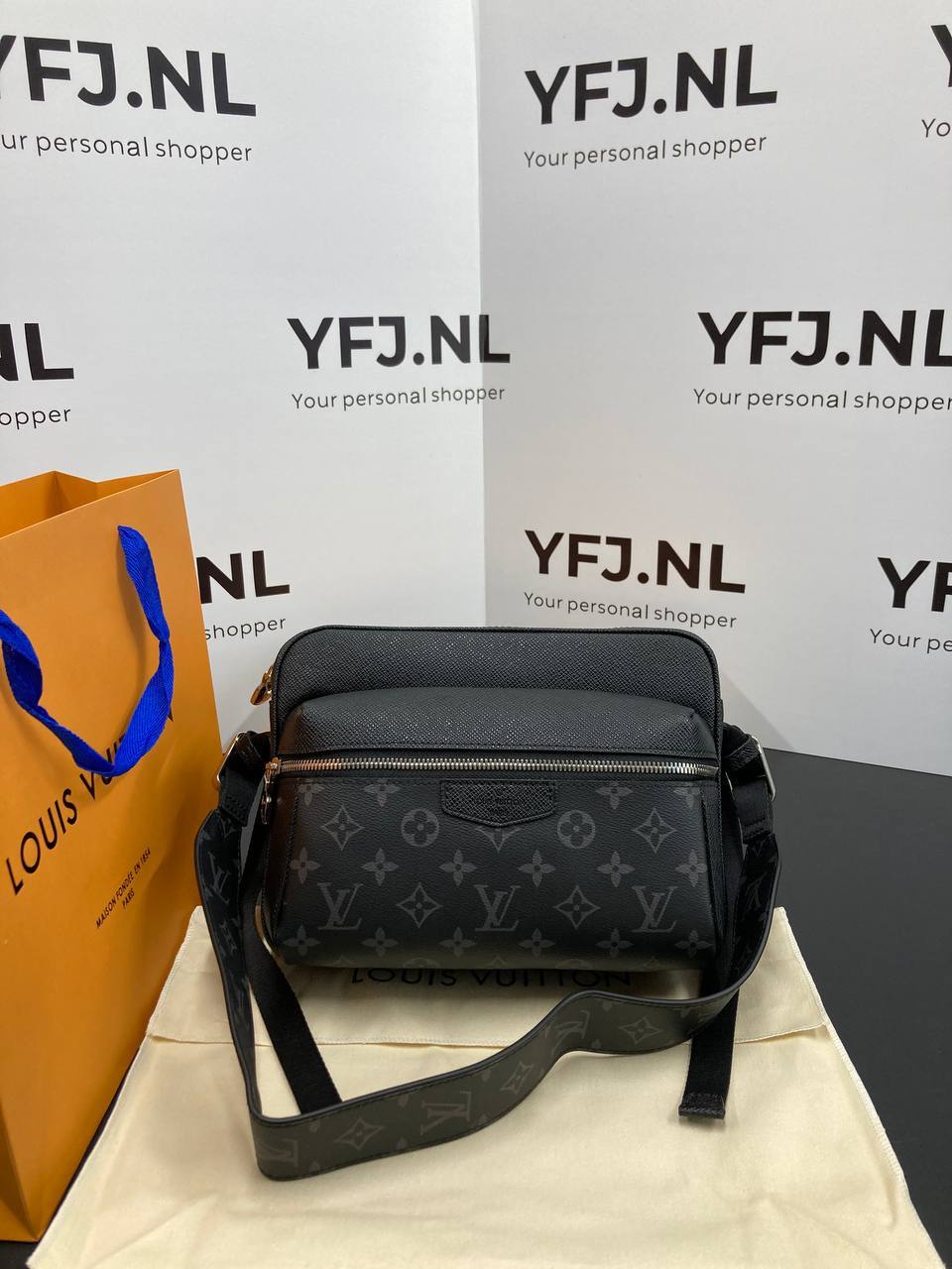 Louis Vuitton Messenger Bag