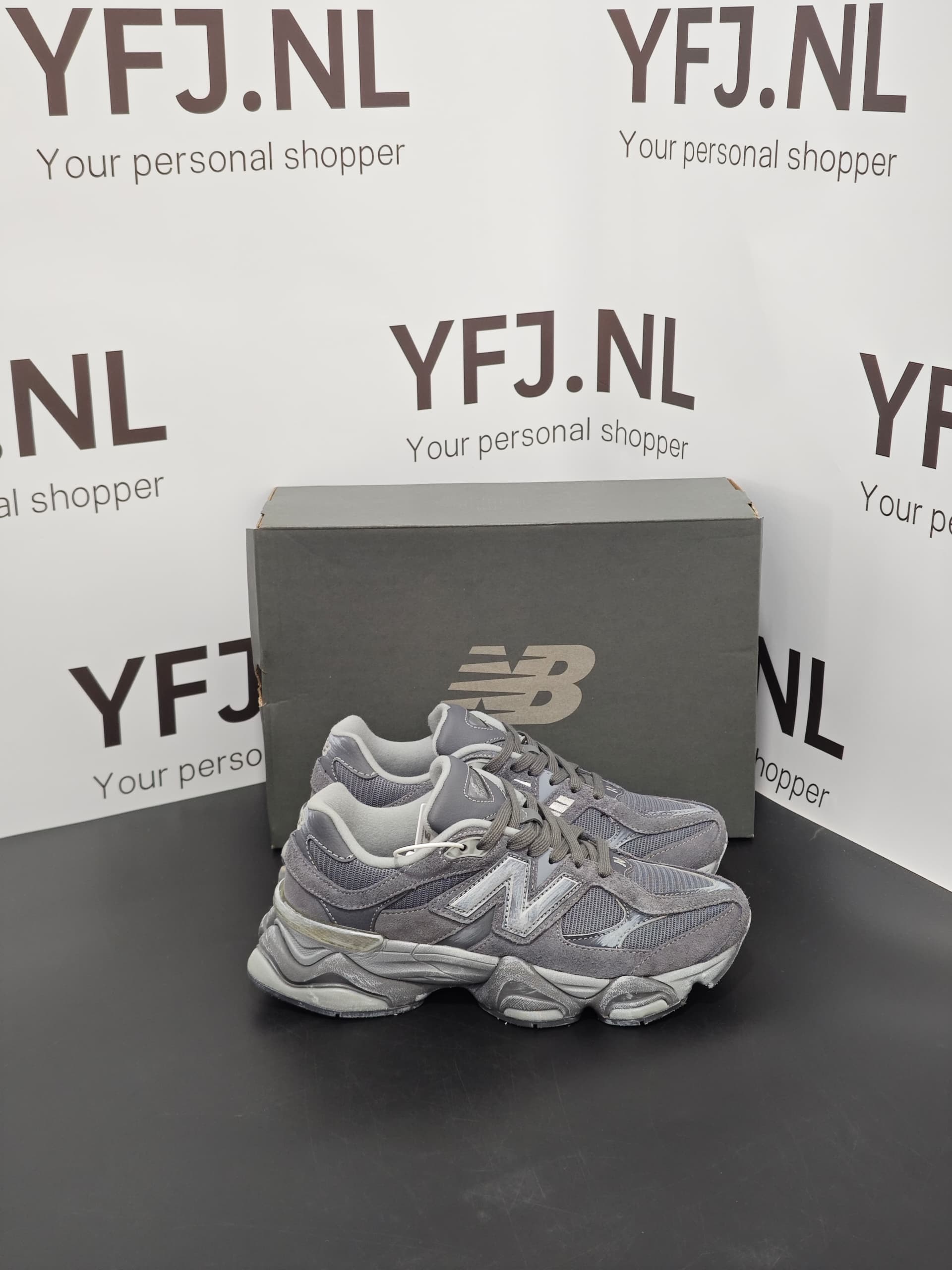 New Balance 9060 Grijs