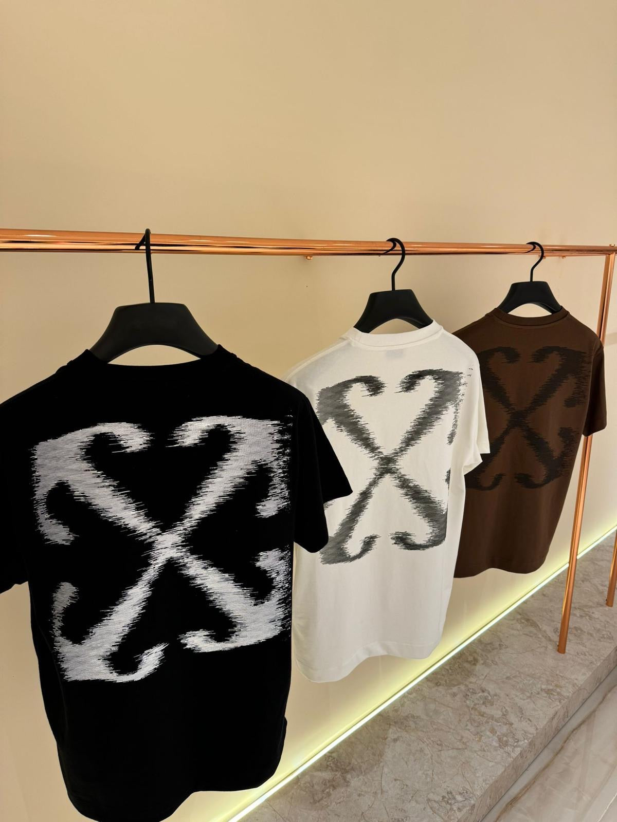 OFF-WHITE T-shirt