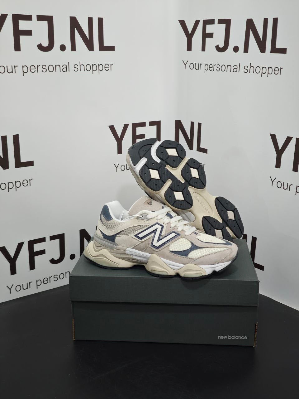 New Balance 9060 Beige Grijs