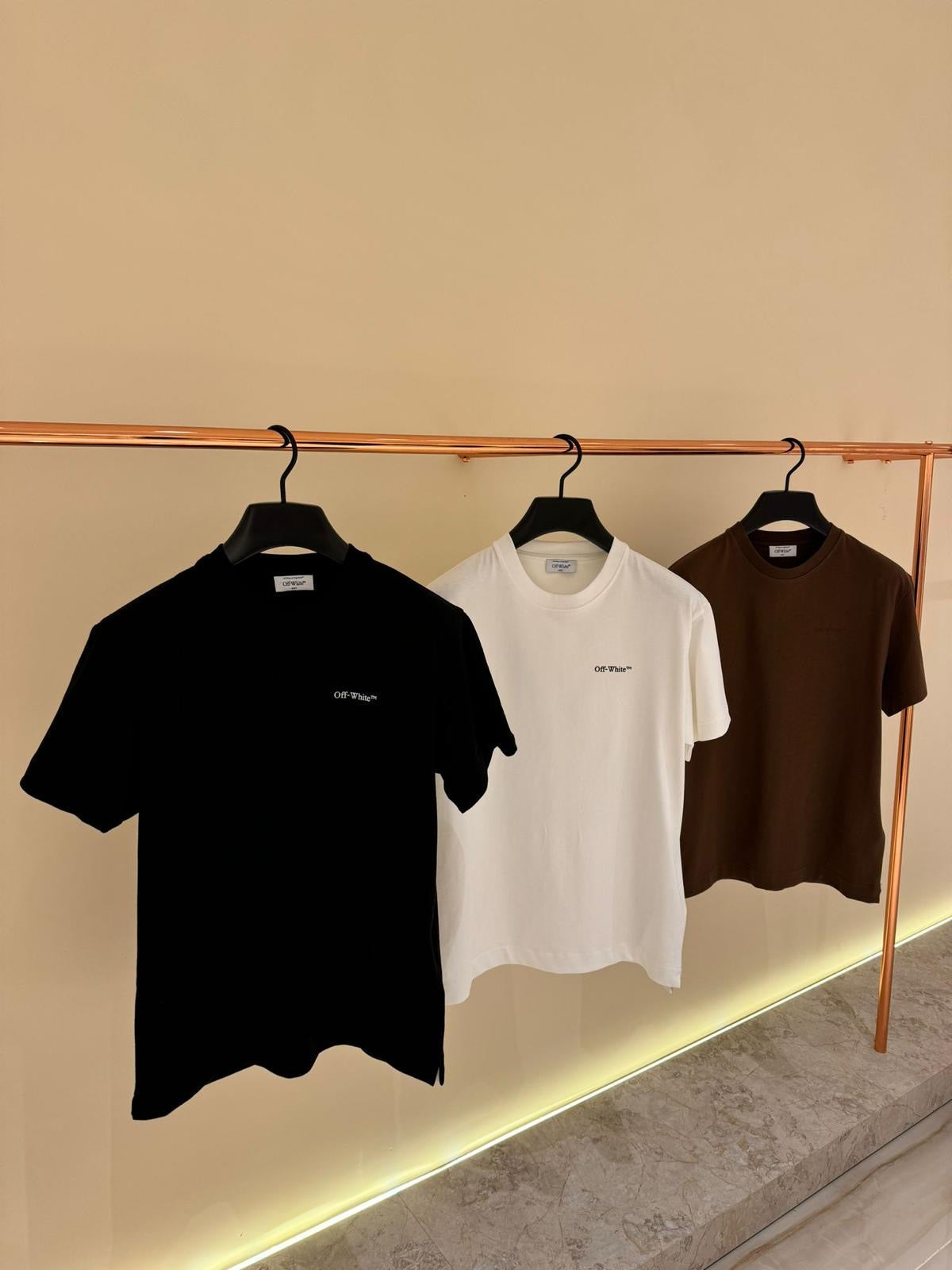 OFF-WHITE T-shirt
